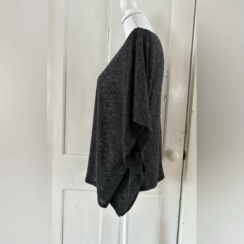 Lightweight Grey Maternity Poncho Sweater size Small - Picture 2 of 5